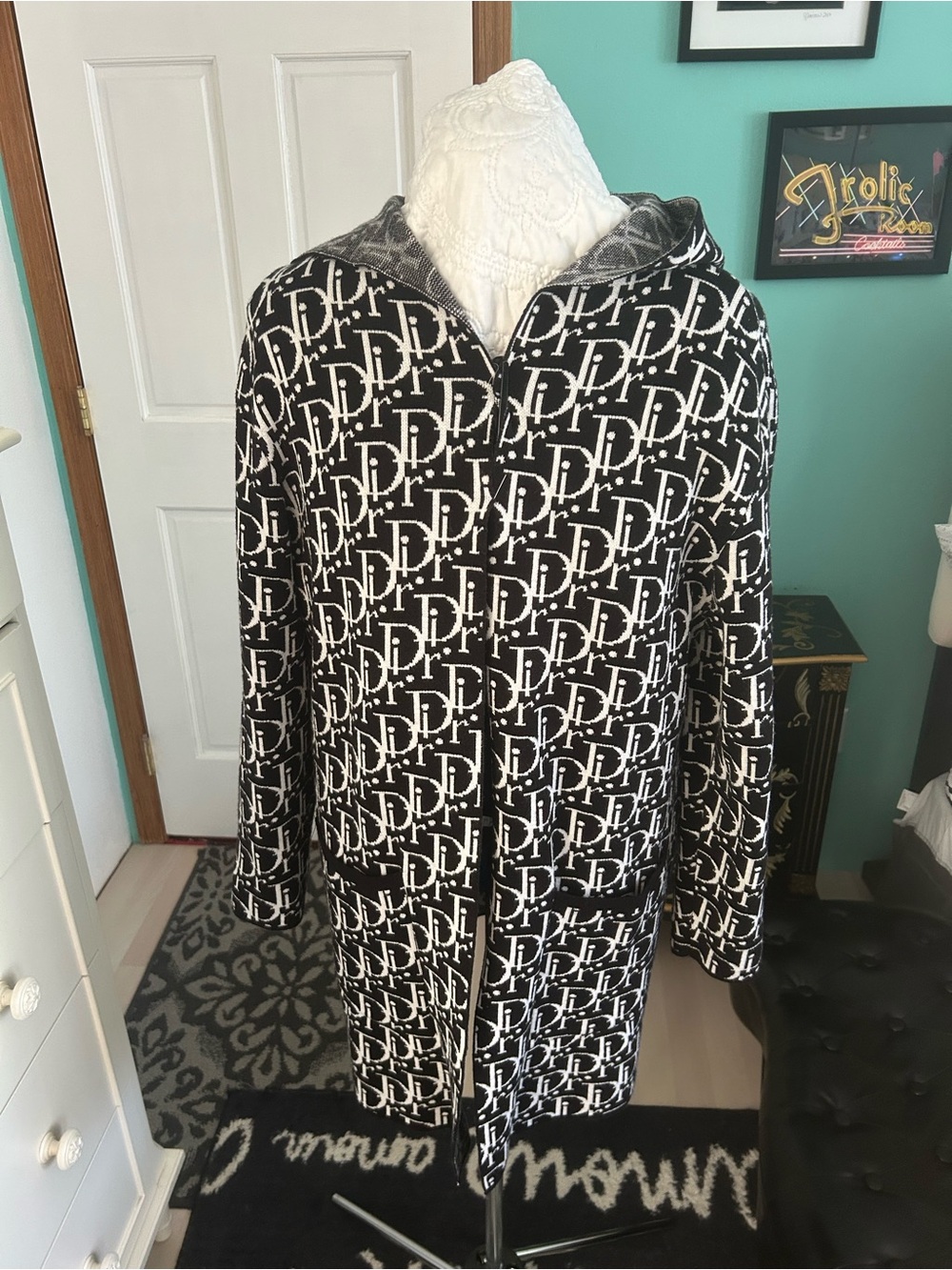 Hooded Patterned fashion-Women's Sweater Coat. Black and white. Fits S-M